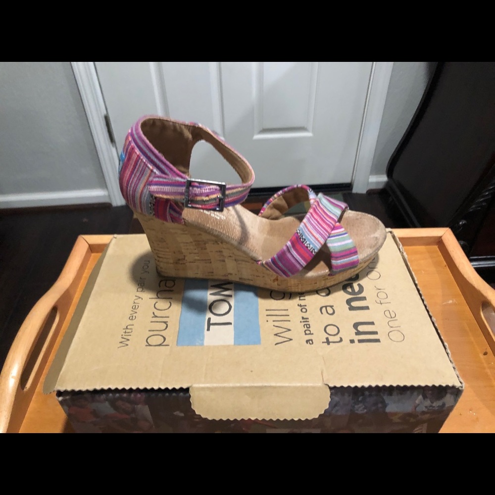 Strappy wedge ladies shoes